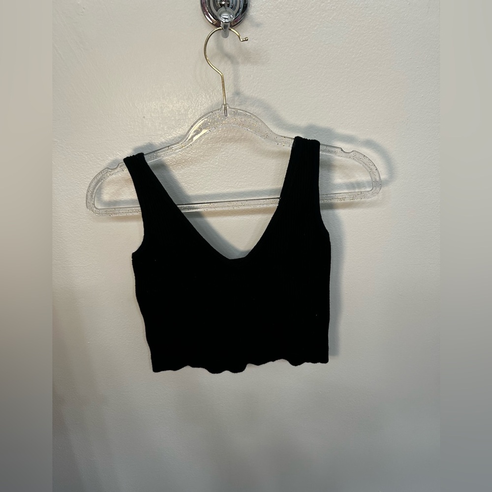 Unbranded, black cropped tank top, medium